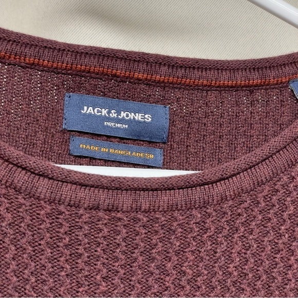 Jack & Jones crew neck jumper in burgundy - Picture 9 of 10